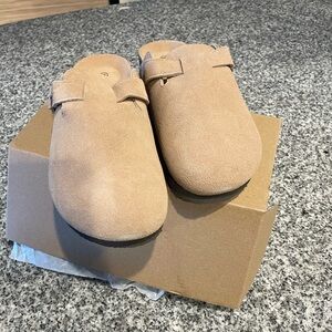Light brown Clogs